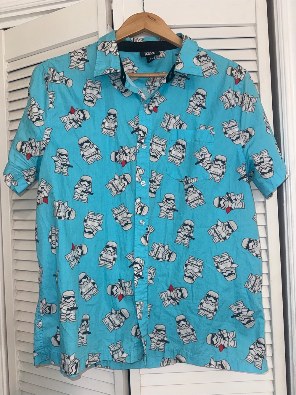 Disney Star Wars 🩵🩵🩵 Turquoise Stormtrooper 🩵🩵🩵 Short-Sleeve Button-Up Shirt - L